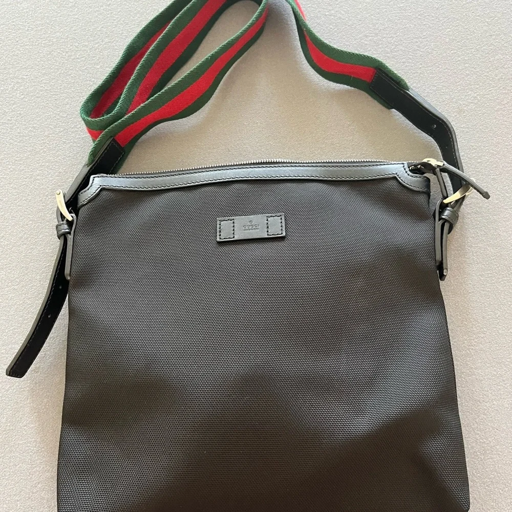 Gucci Crossbody Bag - Picture 2 of 8